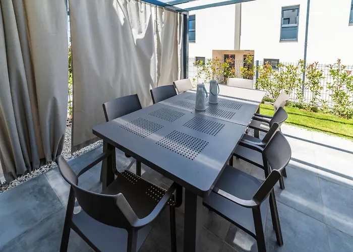 Pinna - Vanga 아파트 풀라