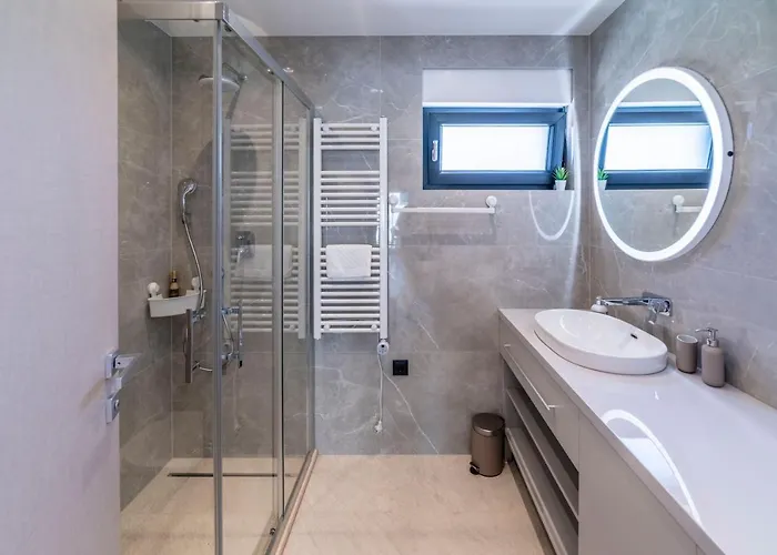 Pinna - Vanga 아파트 풀라